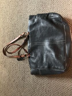 (Coach) Black Leather Shoulder Bag with Brown Straps