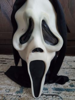 Scream Ghostface Mask