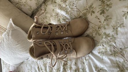 Boots heels size 81/2