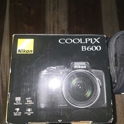 Nikon coolpix B600 camera
