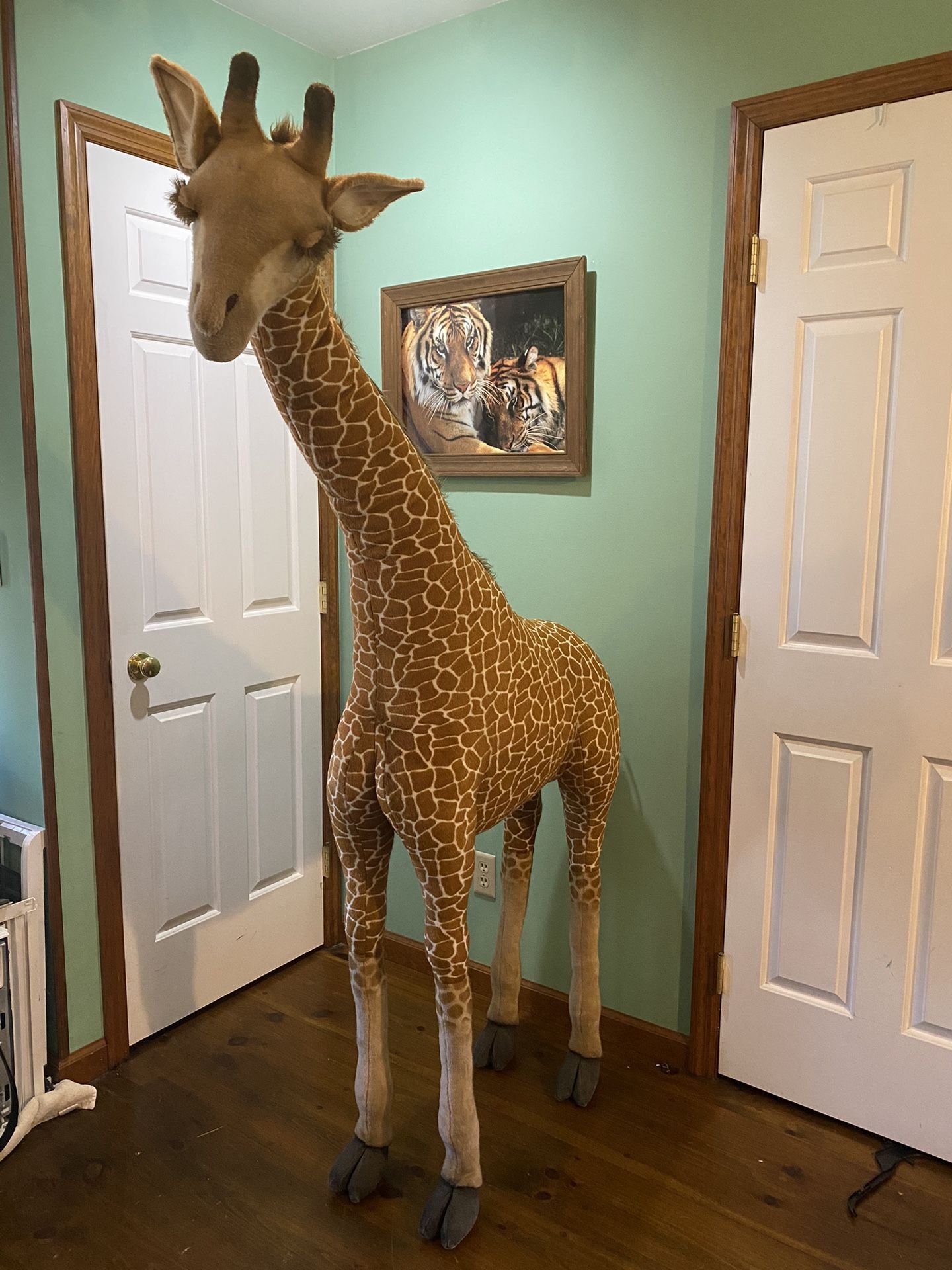 6 foot giraffe FAO SCHWARZ HAND MADE for Sale in Lagrangeville NY OfferUp