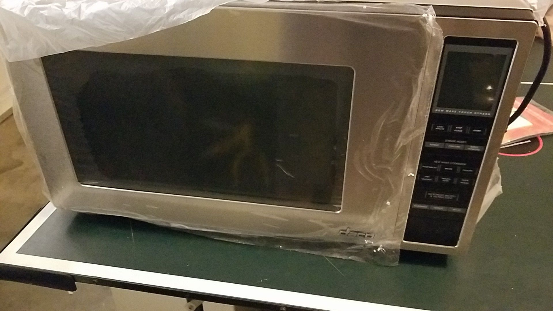 New dacor dmt2420S microwave 1200W
