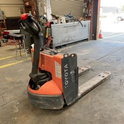 Electric Pallet Jack 4,500 Lbs Capacity 