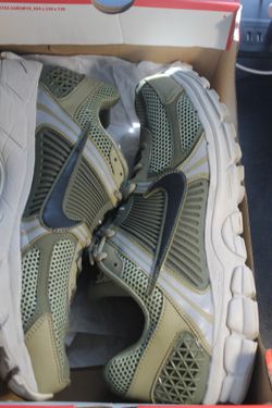 Nike Zoom Vomero 5 Olive Size 11.5