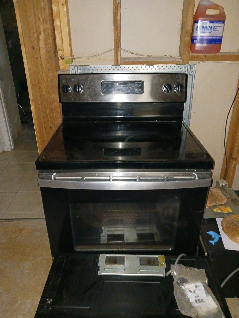 General Electric Microwave And Stove