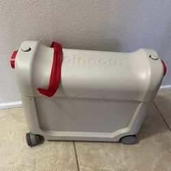 Minnow Children’s Suitcase Traveling Bed