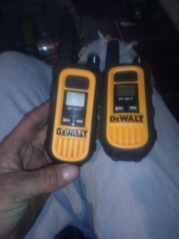 DeWalt Walkie Talkies IP-67