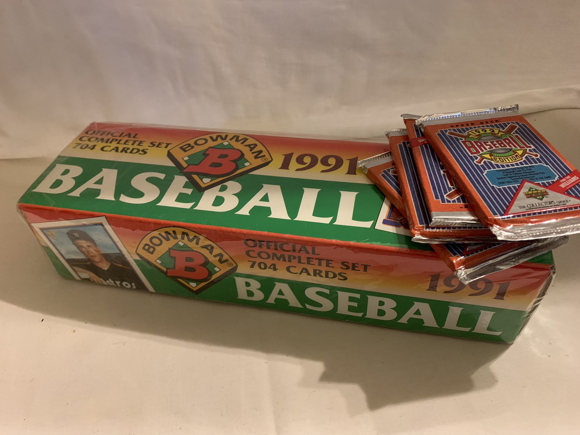 UNOPENED BASEBALL BOWMAN BOX OF CARDS - 1991