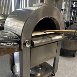 new display Big Horn Pizza Oven