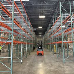 Industrial Warehouse Pallet Racking Beams Uprights Wire Decks Forklifts Dock Plates 