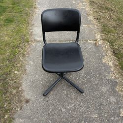 Nice simple standing chair it’s adjustable