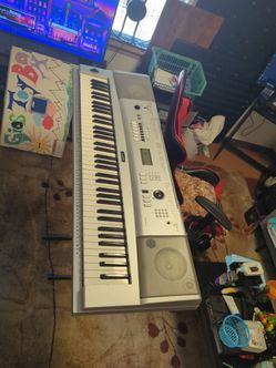 Yamaha portable grand dgx-230