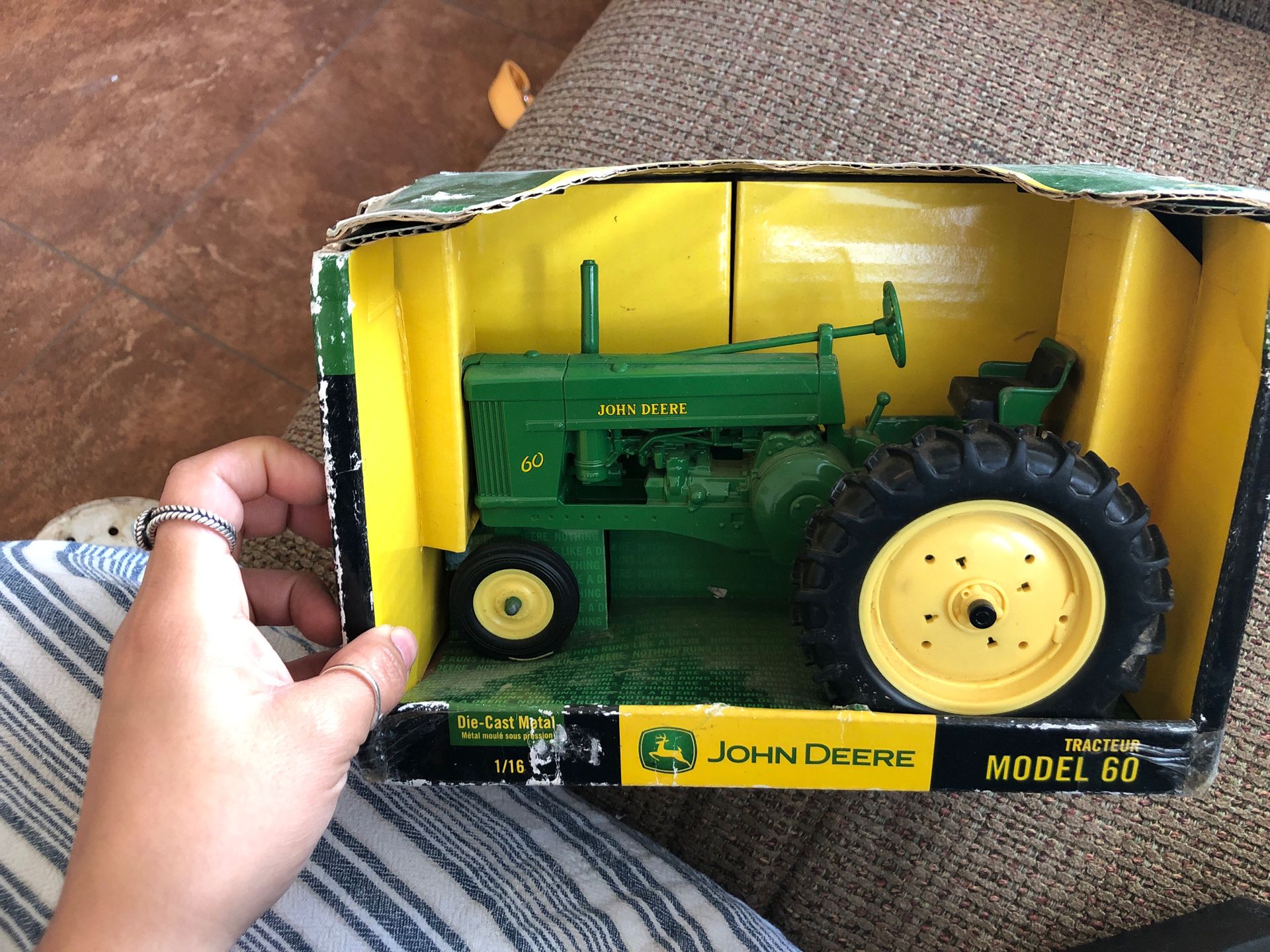 John Deere Tractuer Model 60