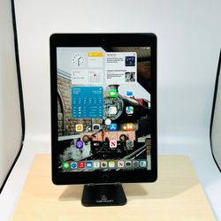 Apple iPad 5th 32GB 9.7” Fully Functional iOS 16
