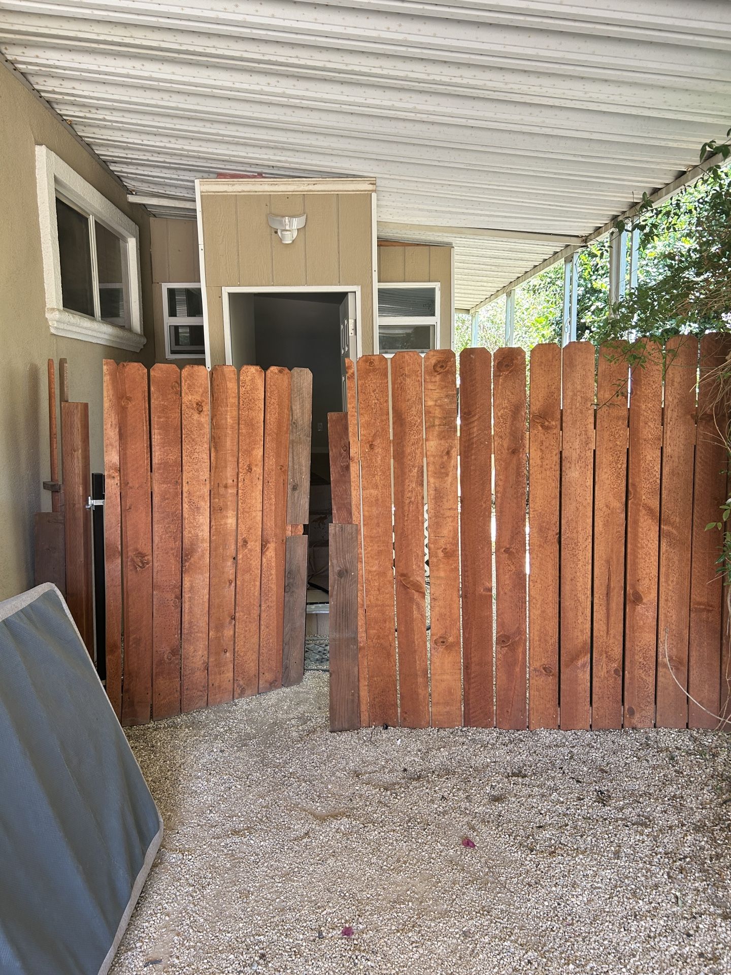 Free Fence You Take It Out
