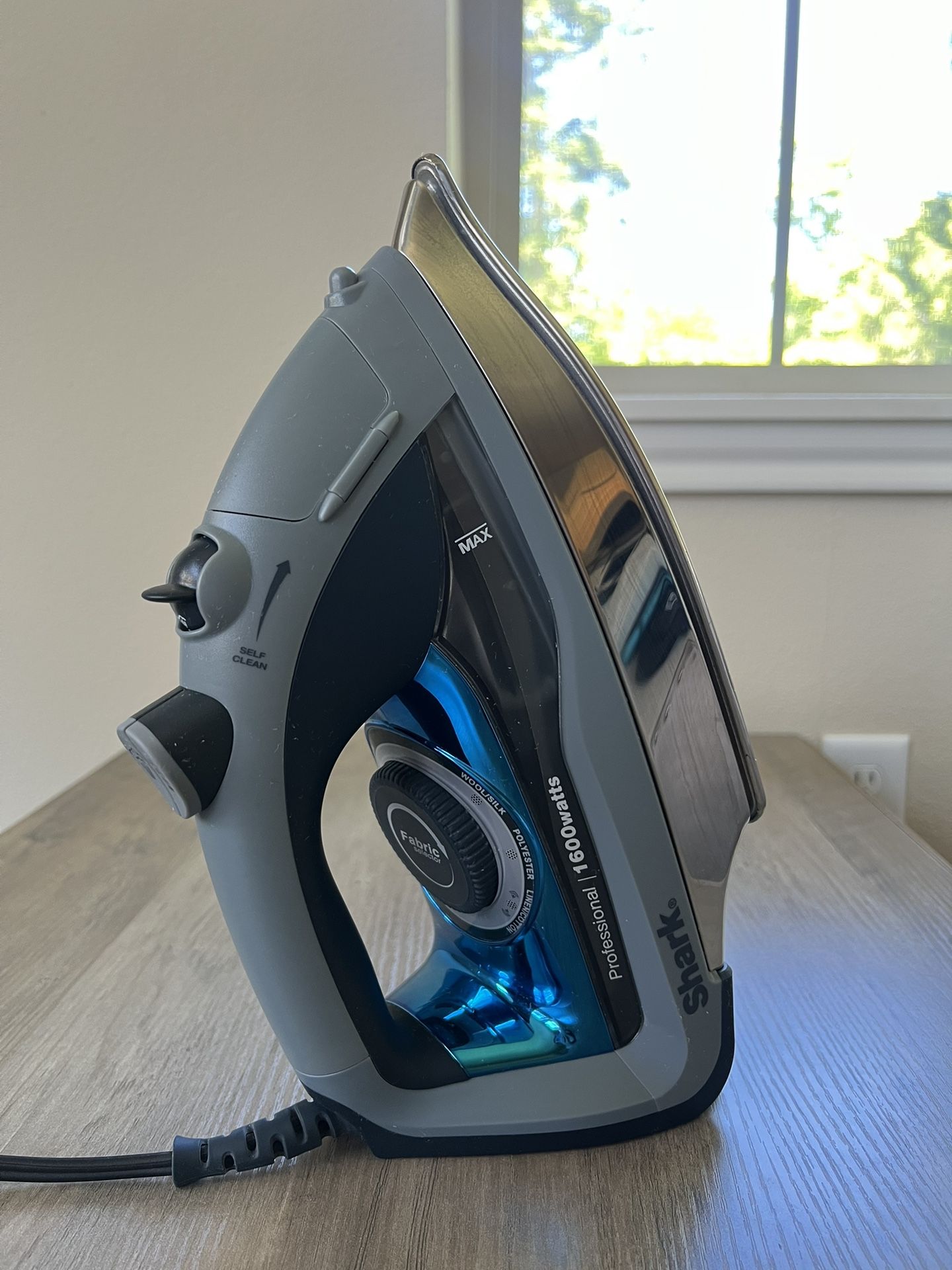 Shark Professional Steam Power Iron
