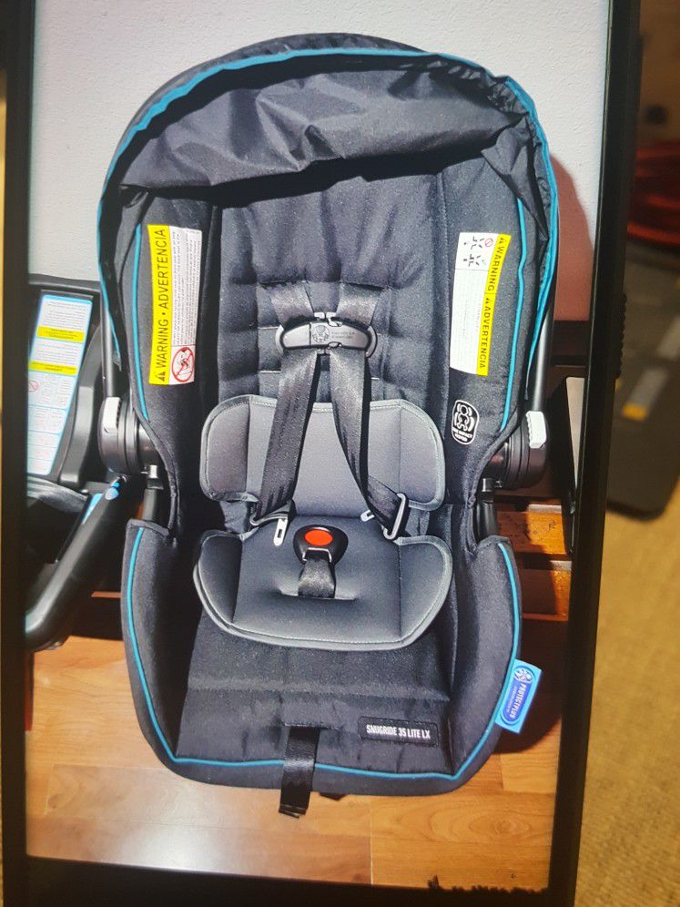 Brand New Graco Infant Car Seat And Base