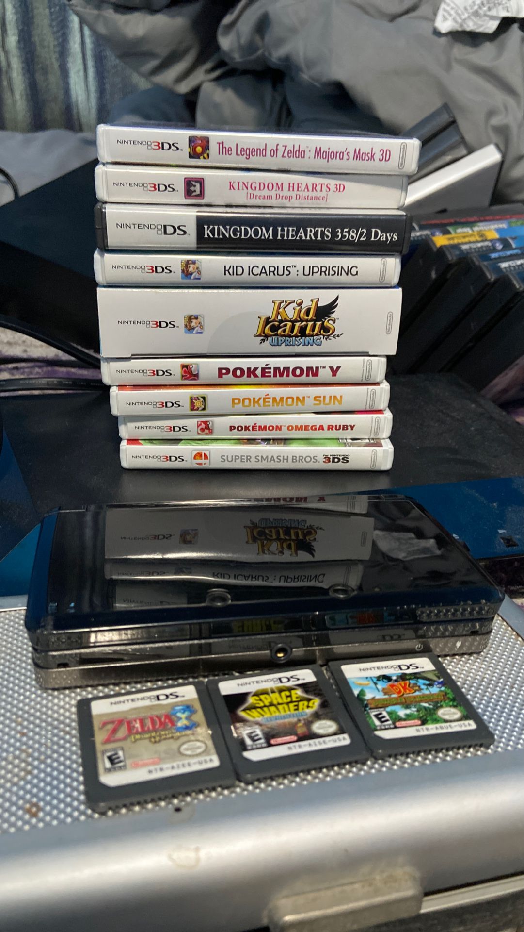 Nintendo 3DS games charger you and Ds games