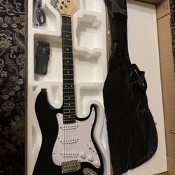 NEW Electric Guitar – Rosewood Fretboard – Full Starter Bundle