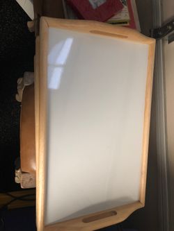 Tray table