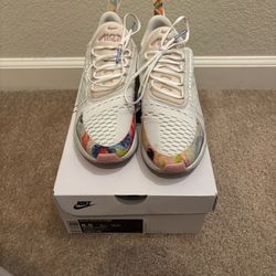 Nike 270’s