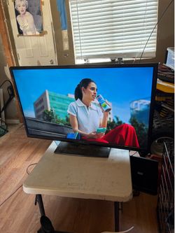 esta muy bien es marca cosmo solo la tv pido 50 o pueden ofrecer