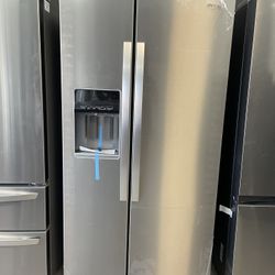 Whirlpool Side By Side Refrigerator In Stainless Steel 