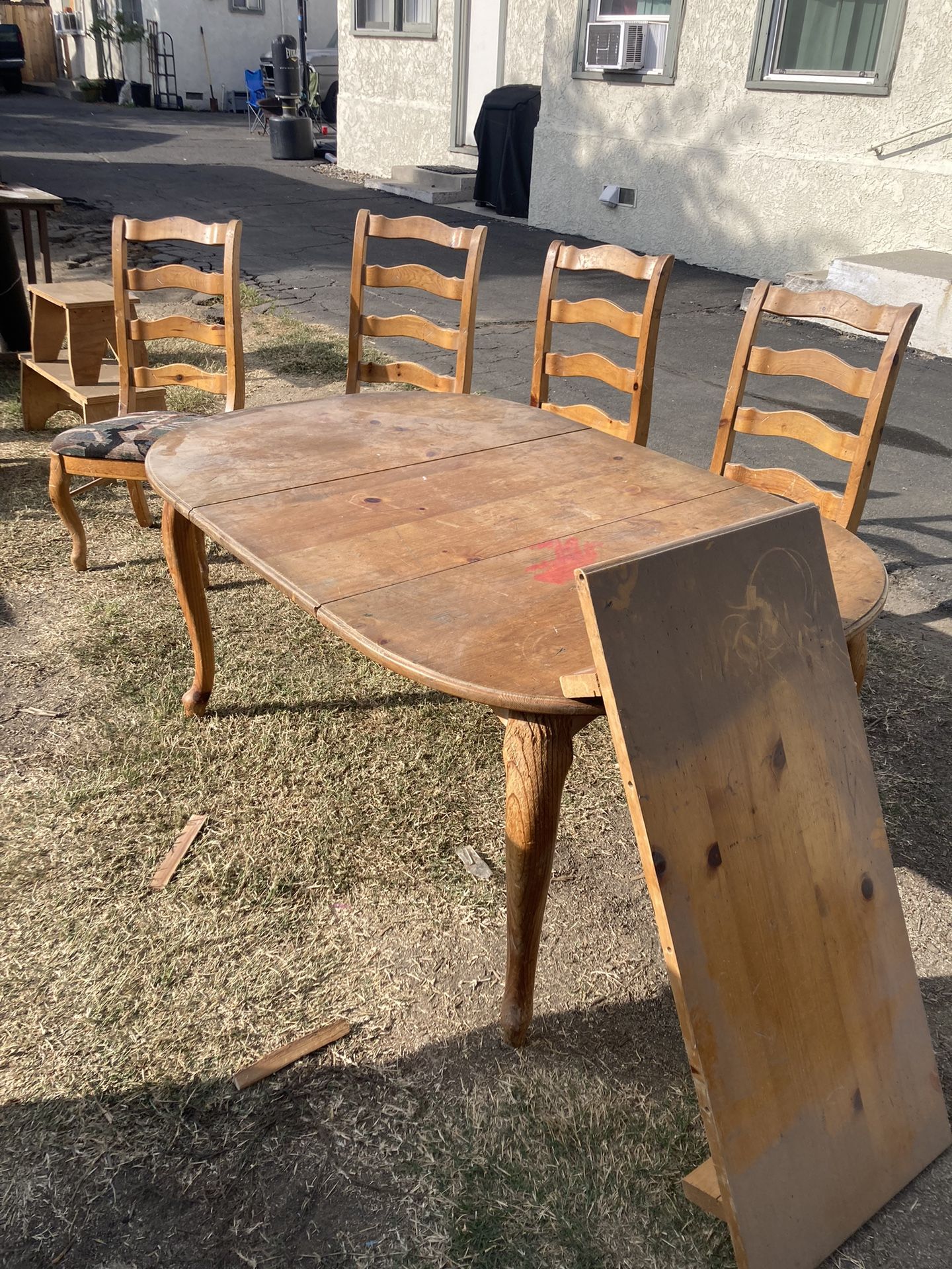 Kitchen Table with 4 Chairs And Removable Additions