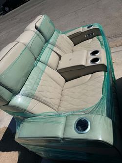 New Electric couch no rips