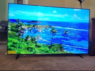 70" LG 4k SMART TV. BRAND NEW, NEVER BEEN USED. NO BOX