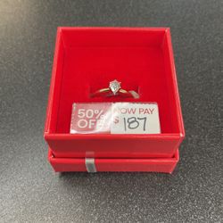 14k 1.9  Grams Yellow Gold Size 7