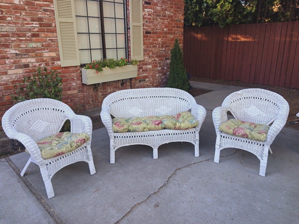 3 Piece Wicker Couch And Chairs W/ Comfy Cushions