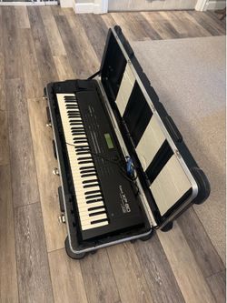 Roland electric keyboard