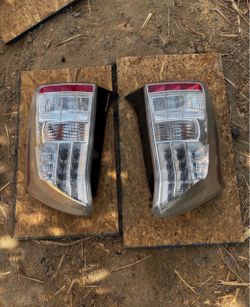 2010-2011 Toyota Prius Tail lights