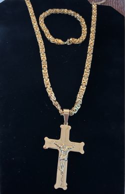 Men’s Stainless Steel Gold Plated Necklace And Bracelet Set.
