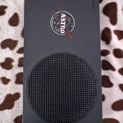 Xbox series S 1TB (black)-perfect condition 