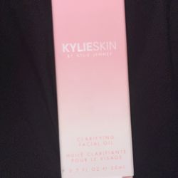 Kylie Skin Clarifying Facial Oil