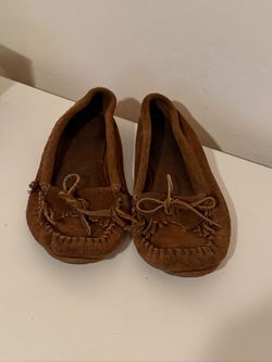 Women’s Minnetonka Moccasins Size 8/9