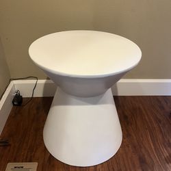 White Modern Heavy Circle Table