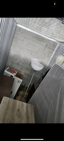 Queeen Mattress And Bedroom Furniture 