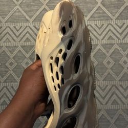 Yeezy Foam Runners 