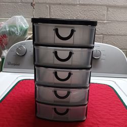 Small Plastic Drawer In Storage Bins In Organizers In Containers In Great Condition Very Clean 
