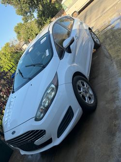 Ford Fiesta White Sedan 2015