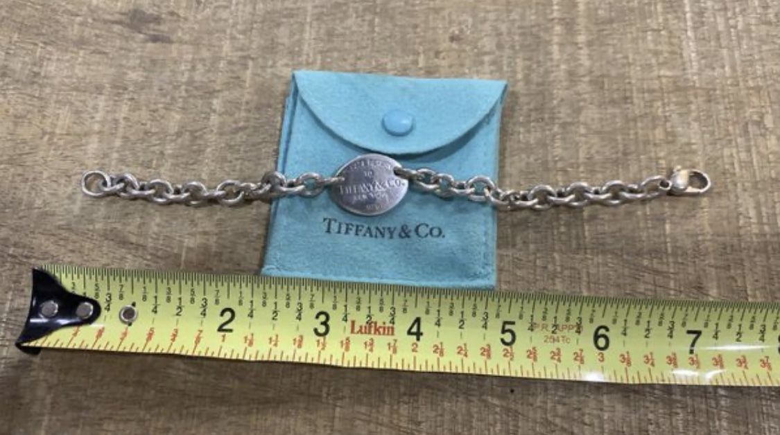 Tiffany Sterling Silver Bracelet 7.5” Return to Tiffany Oval