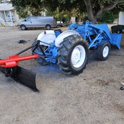 $9,500
601 Ford Workmaster 45 hp, PTO, 3 Point Universal attachments. Shows only 1261 Hours, all new Electrical. Starts right up. No Smoke, A Great Bu