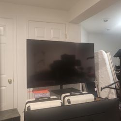 70" Vizio TV works Perfectly No Remote 