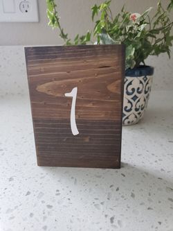 Wood table numbers