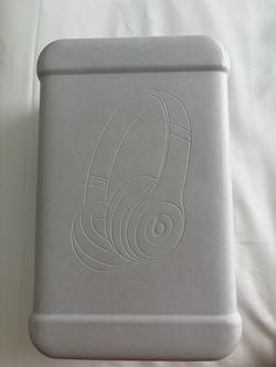 NEVER USED - Beats Solo 4
