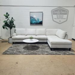 🛋️Beautiful White Sectional Sofa (Delivery Available!! )