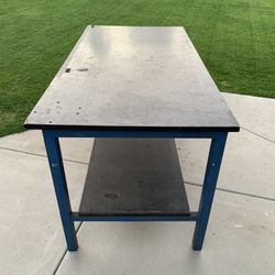 METAL FRAME TABLE